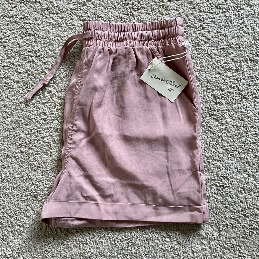 NWT Universal Thread High-Rise Pull On Short Size Medium